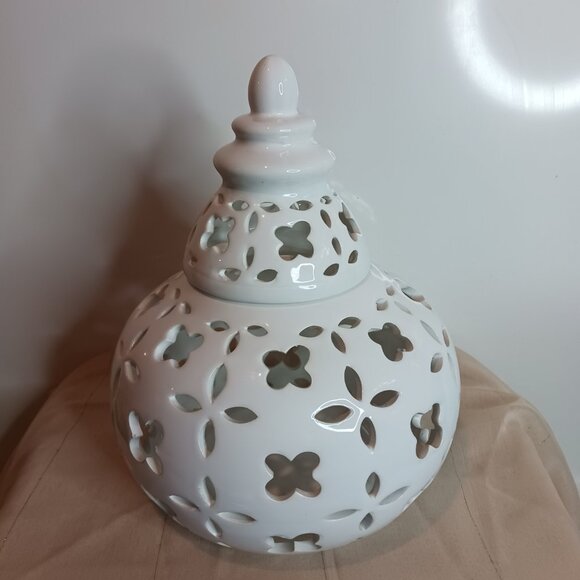 White Open Work Temple Jar - Picture 9 of 10